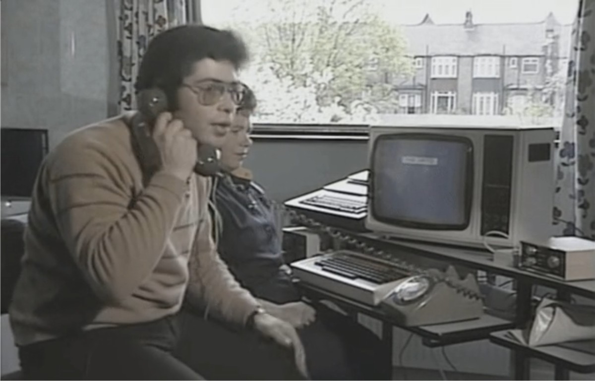 VIDEO: Cum se trimitea un email în 1984